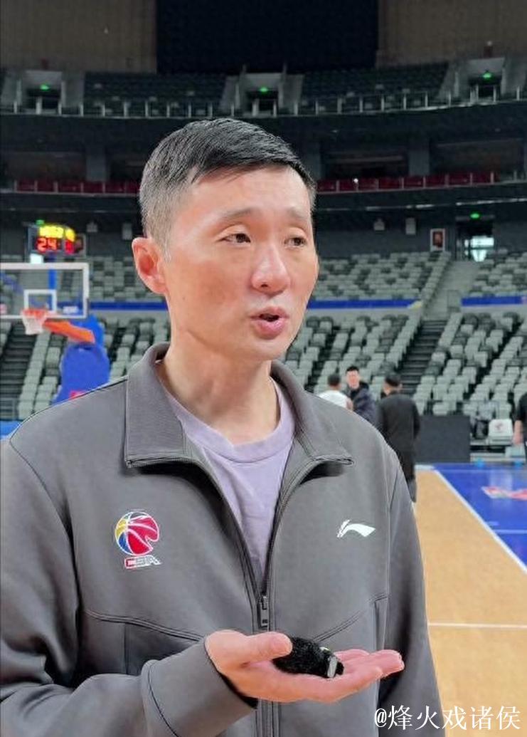 刘炜仅给阿不都2分钟出场，央视解说质疑，其原因或与1人有关