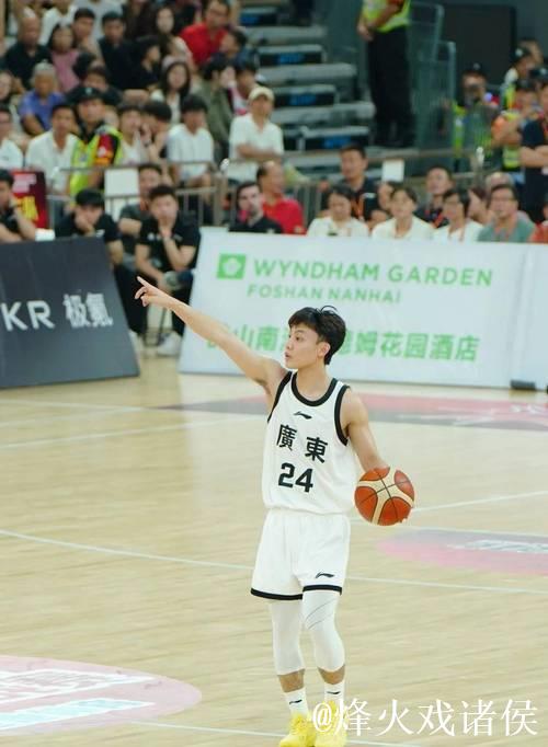 全运会男篮:徐杰18+7 广东大胜浙江夺得冠军 全运会男篮:徐杰18+7 广东大胜浙江夺得冠军